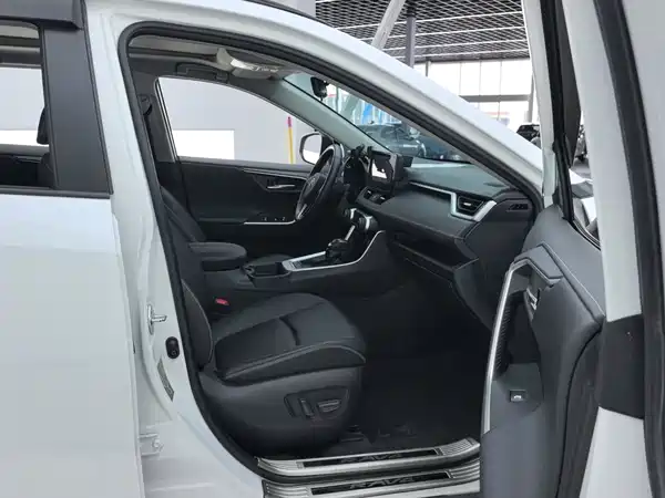 Toyota RAV4 2023, фото 8