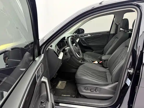 Volkswagen Tiguan L 2023, фото 19