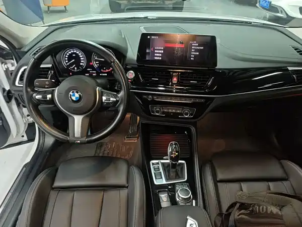 BMW 1 Series 2021, фото 9