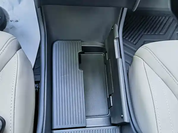 Volvo XC70 PHEV 2025, фото 15
