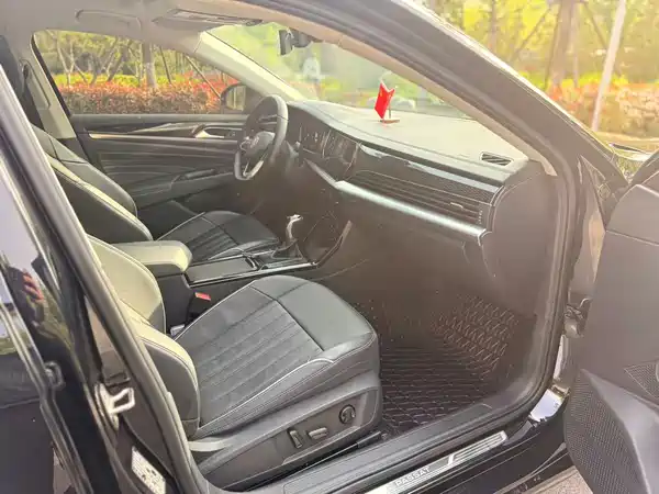 Volkswagen Passat 2023, фото 7