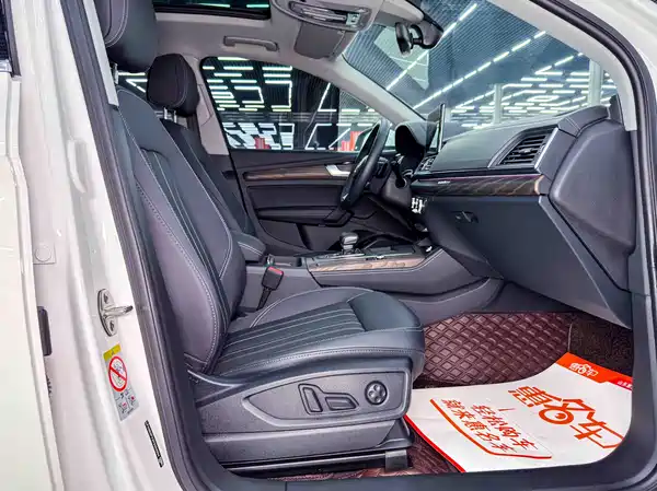 Audi Q5L 2022, фото 14