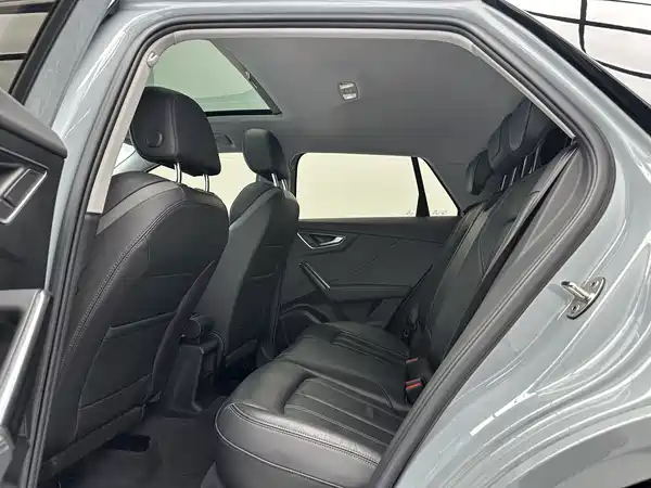 Audi Q2L 2022, фото 6