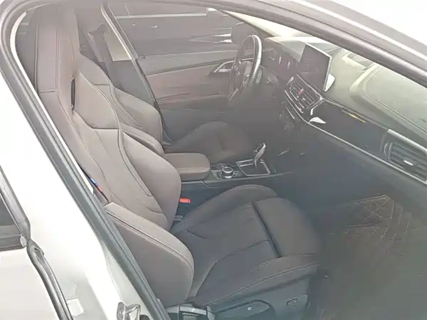 BMW 1 Series 2021, фото 24