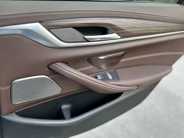 BMW 5 Series 2022, фото 29