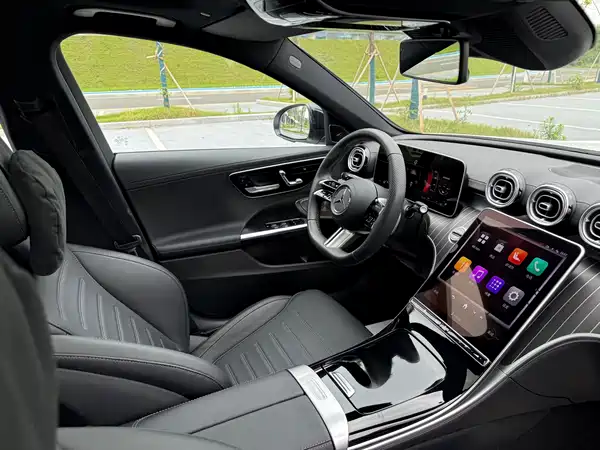 Mercedes-Benz C-Class 2025, фото 15