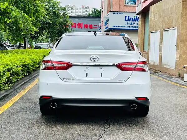 Toyota Camry 2021, фото 5
