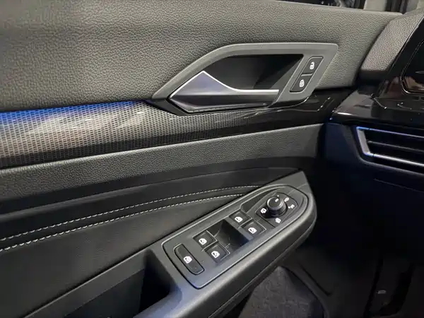 Volkswagen Golf 2023, фото 14