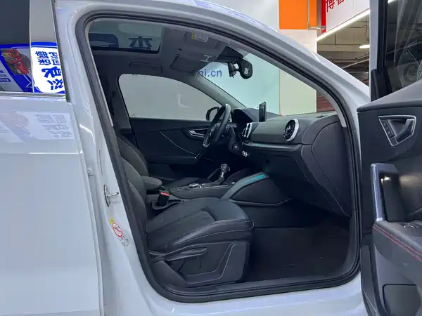 Audi Q2L 2022, фото 22