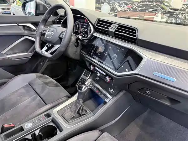Audi Q3 2022, фото 17