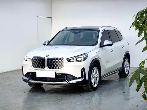 BMW iX1 2023