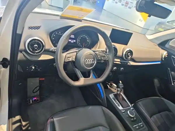 Audi Q2L 2022, фото 9