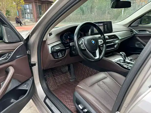 BMW 5 Series 2022, фото 4