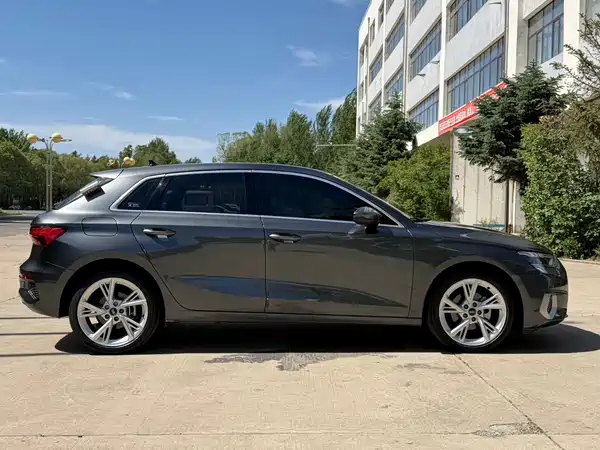 Audi A3 2023, фото 4