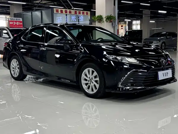 Toyota Camry 2023, фото 3