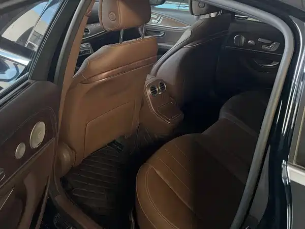 Mercedes-Benz E-Class 2022, фото 6