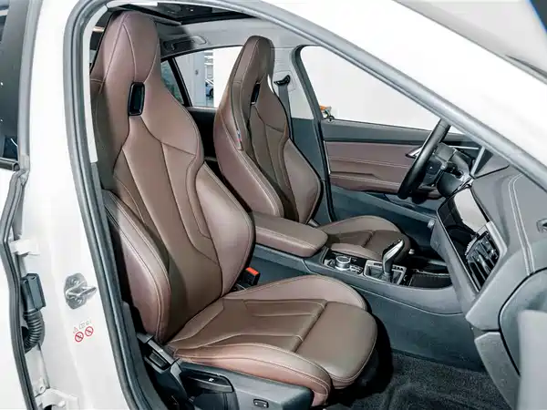 BMW 1 Series 2021, фото 18