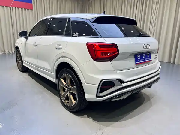 Audi Q2L 2022, фото 4