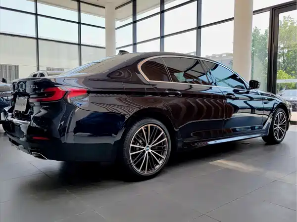 BMW 5 Series 2023, фото 5