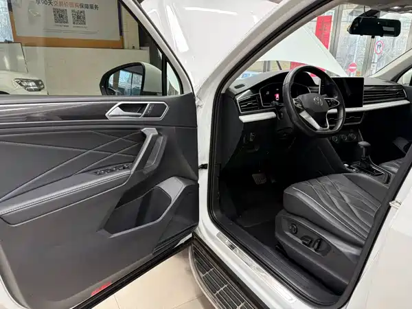 Volkswagen Tiguan L 2023, фото 8
