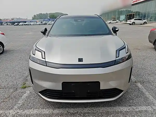 Lynk & Co 08 EM-P 2023, фото 3