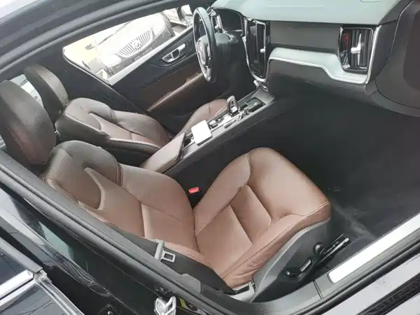 Volvo S60 2022, фото 24