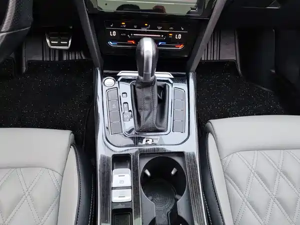 Volkswagen Magotan 2023, фото 16