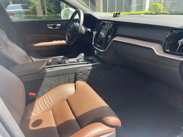 Volvo S60 2024, фото 5
