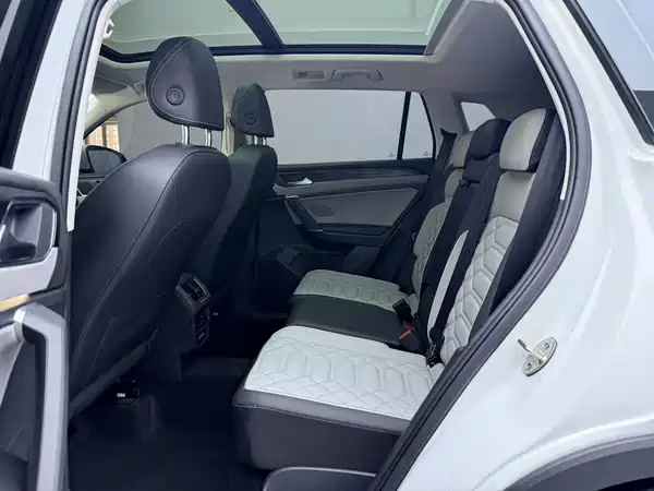 Volkswagen Tayron 2023, фото 9
