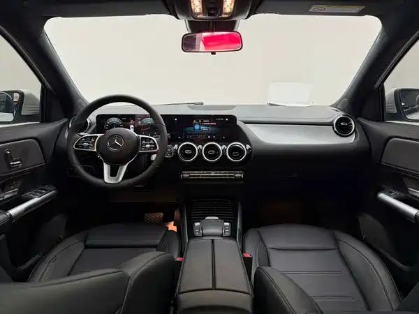 Mercedes-Benz GLA 2023, фото 13