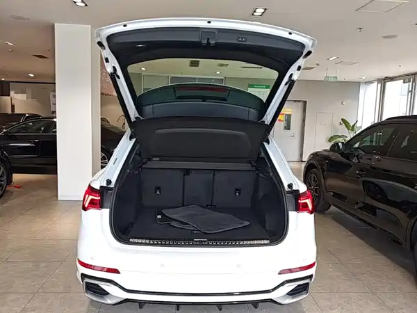 Audi Q3 2024, фото 18