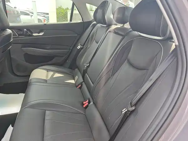 Volkswagen Passat 2025, фото 16