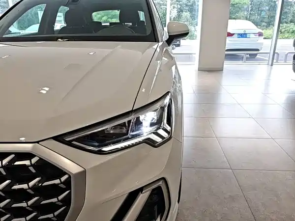 Audi Q3 2024, фото 23