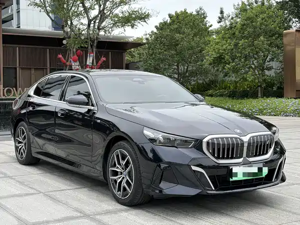 BMW i5 2024, фото 3