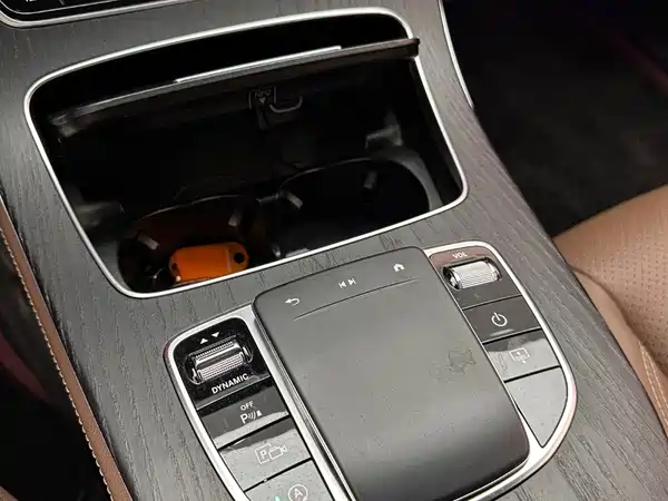 Mercedes-Benz E-Class 2023, фото 16