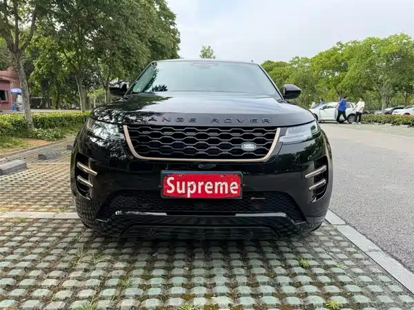 Land Rover Range Rover Evoque 2023, фото 2
