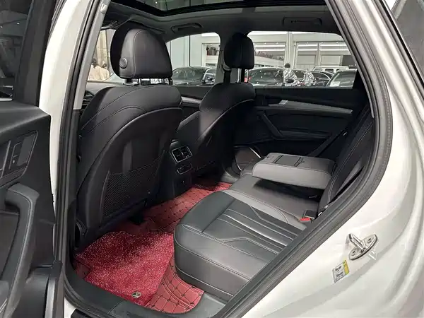 Audi Q5L 2022, фото 11