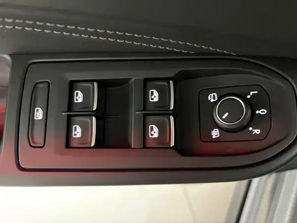 Volkswagen Golf 2023, фото 10