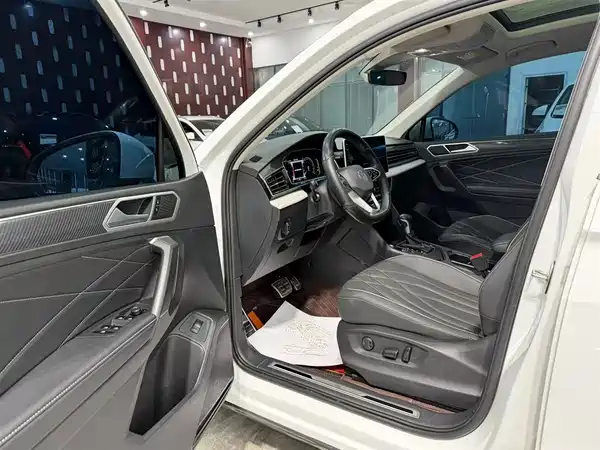 Volkswagen Tiguan L 2023, фото 14