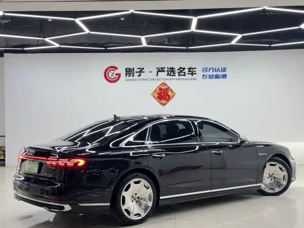 Audi A8 2023, фото 6
