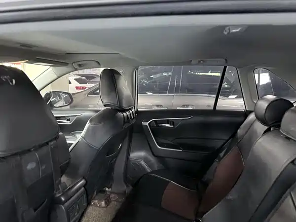 Toyota RAV4 2022, фото 14