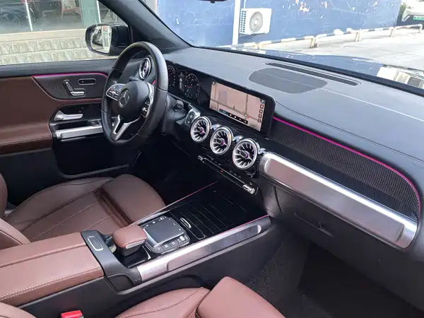 Mercedes-Benz GLB 2023, фото 14