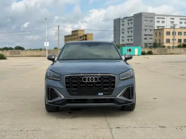 Audi Q2L 2022, фото 2