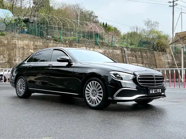 Mercedes-Benz E-Class 2022, фото 3