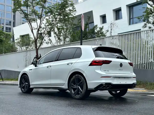 Volkswagen Golf 2023, фото 24