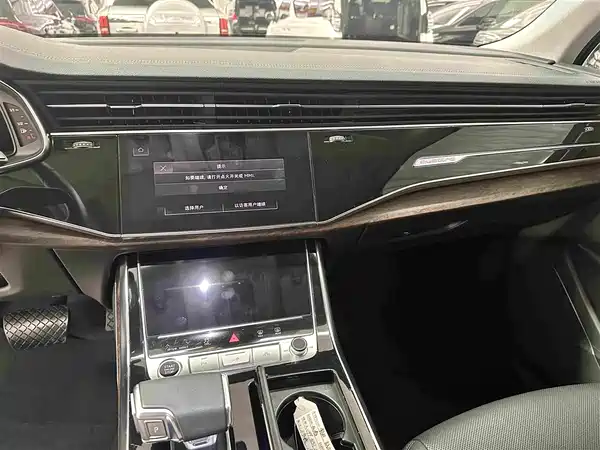 Audi Q7 2023, фото 9