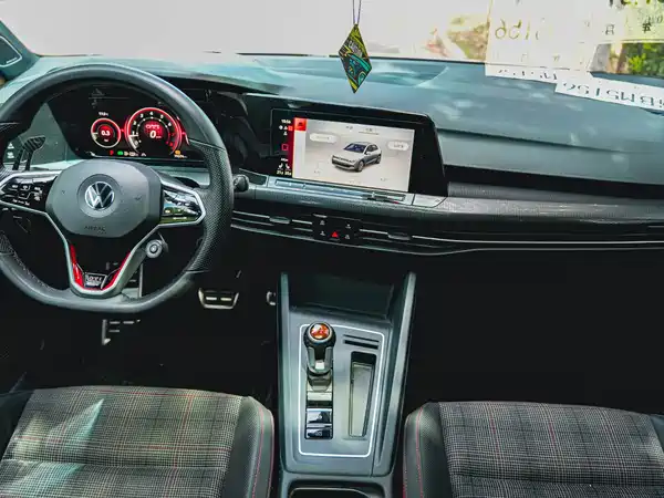 Volkswagen Golf GTI 2023, фото 21