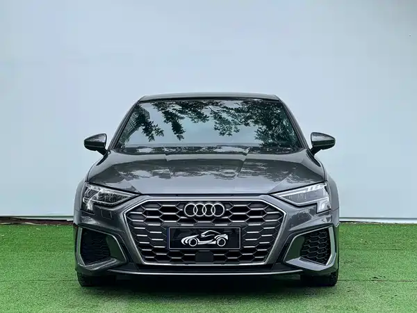 Audi A3 2023, фото 2