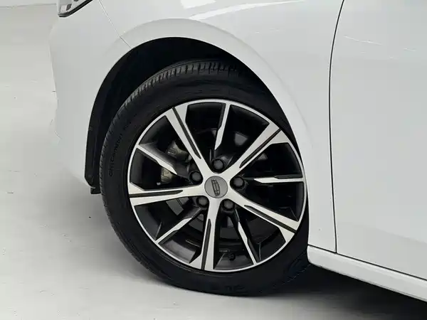 Geely Emgrand 2022, фото 13