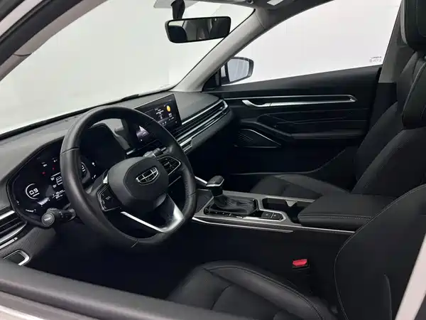 Geely Emgrand 2022, фото 16